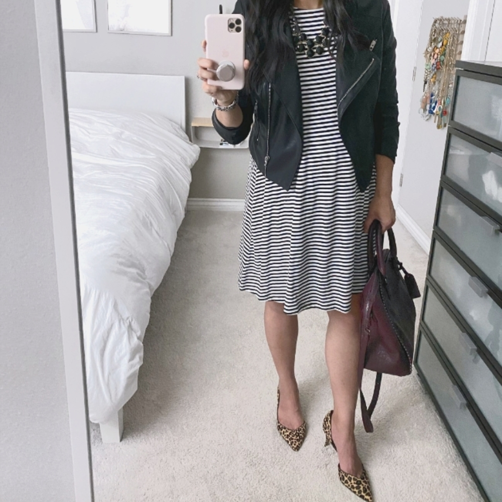 Gray and white Striped Swing Dress w/ long sleeves Old Navy Women's size S tall